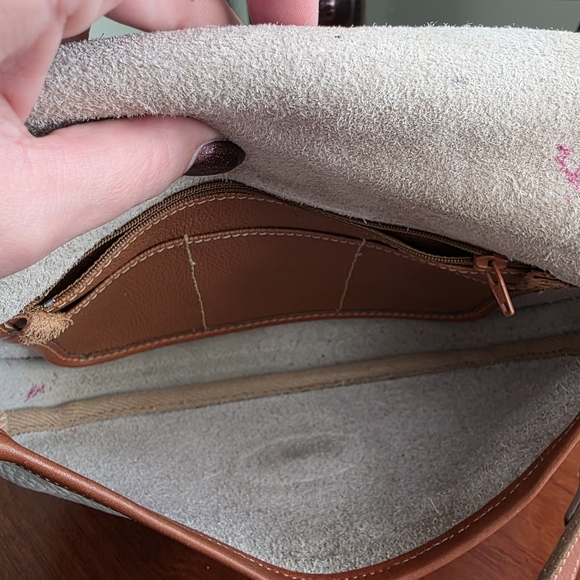 Dooney & Bourke Equestrian Crossbody White Tan Pebbled Leather Bag Vintage 80s - Picture 10 of 16